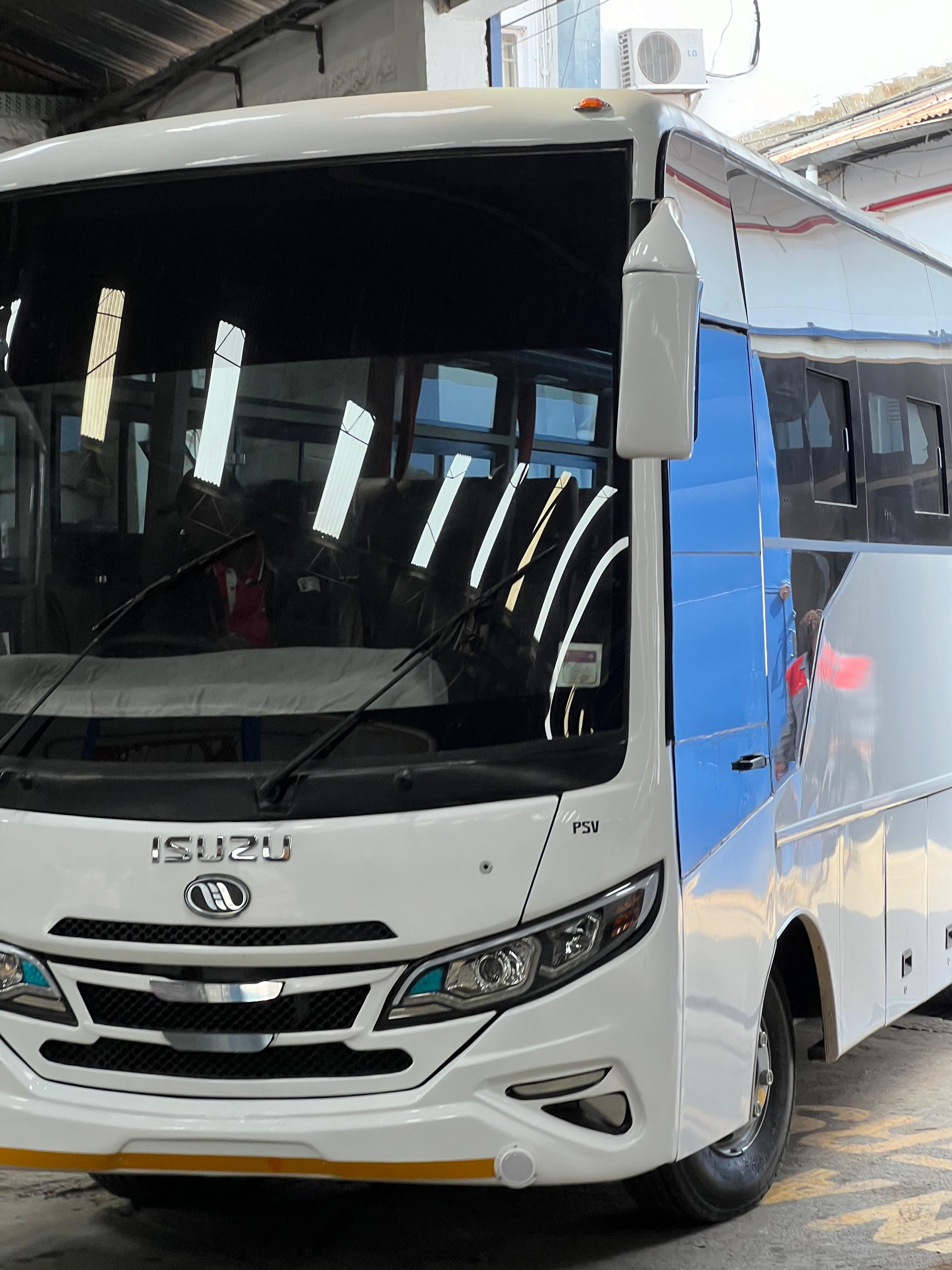 ISUZU FRR 39 SEATER LUXURY BUS